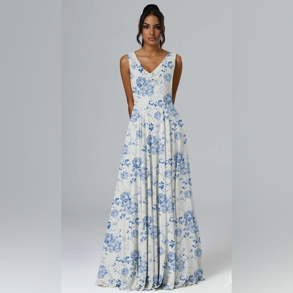 AW bridal “Petronella” Elegant  Floral,bridesmaid Gown. - Picture 2 of 4